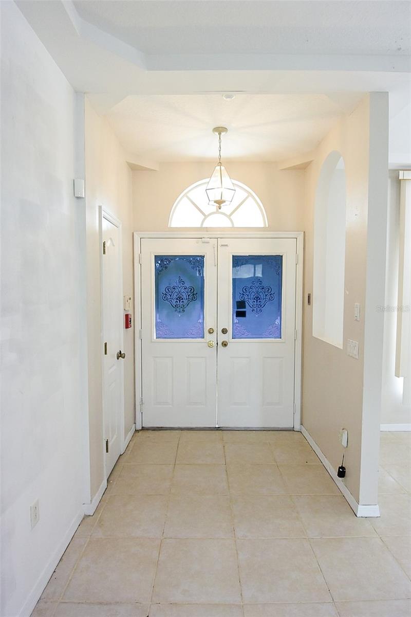 Image 4 of 43 For 3467 Everett Avenue