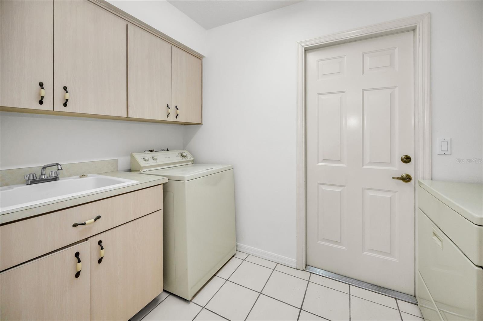 Image 27 of 66 For 6622 Pine Walk Drive