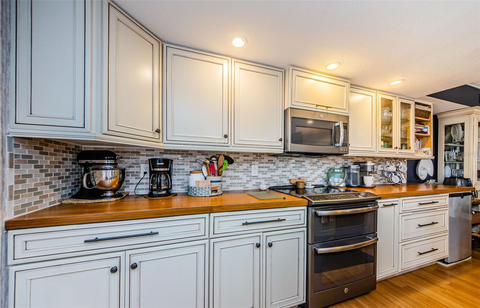 Image 20 of 53 For 8210 Aquila Street 218