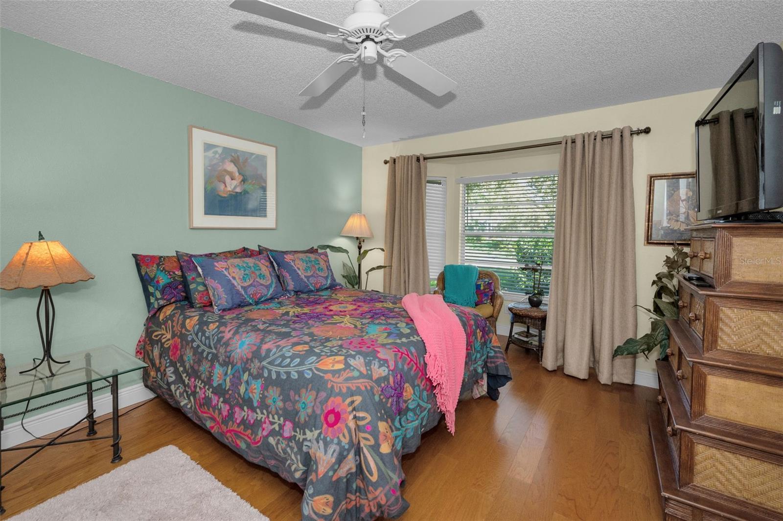 Image 22 of 75 For 9713 Sweeping View Drive