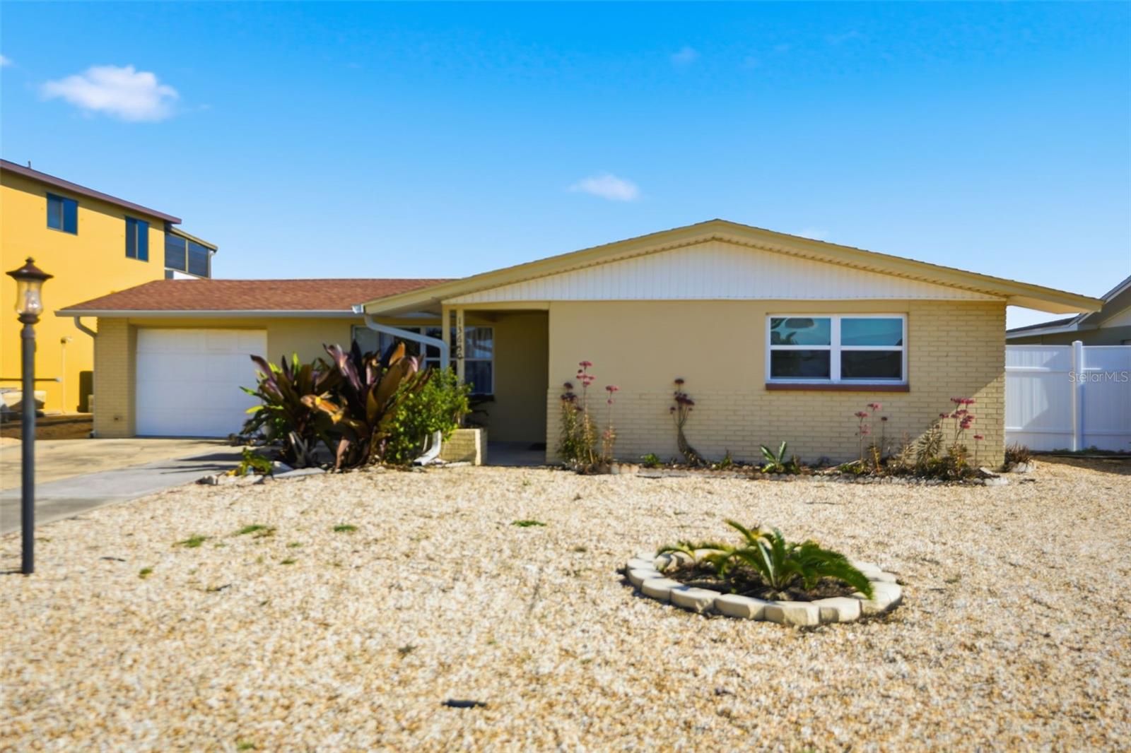 Image 5 of 48 For 13630 Garris Drive