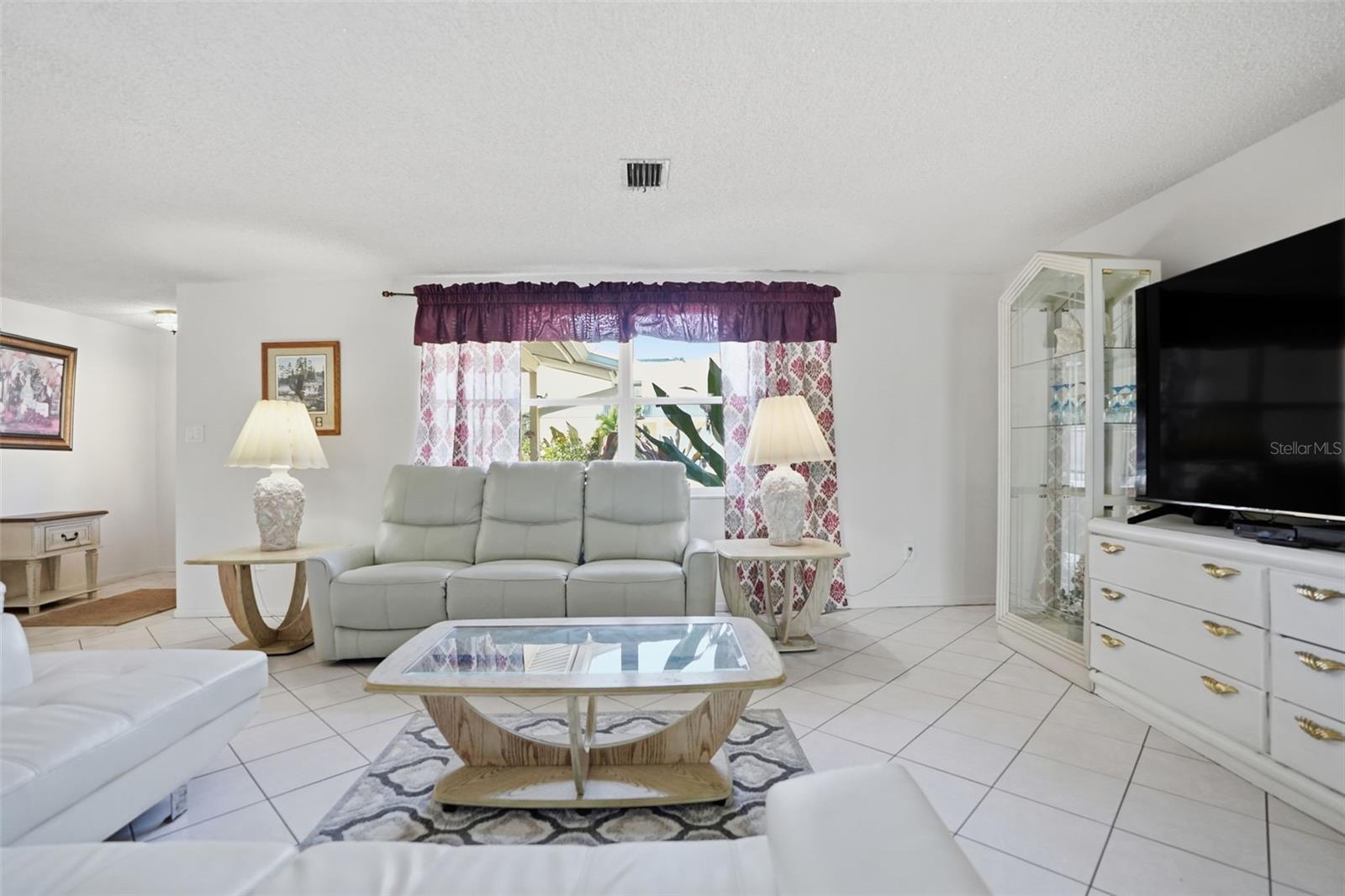 Image 7 of 48 For 13630 Garris Drive