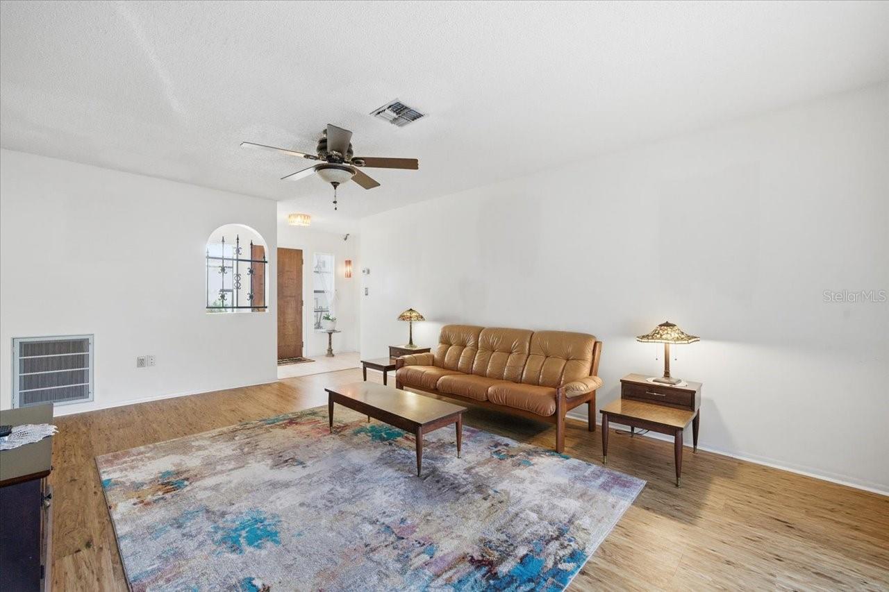 Image 5 of 36 For 12439 Hanley Drive