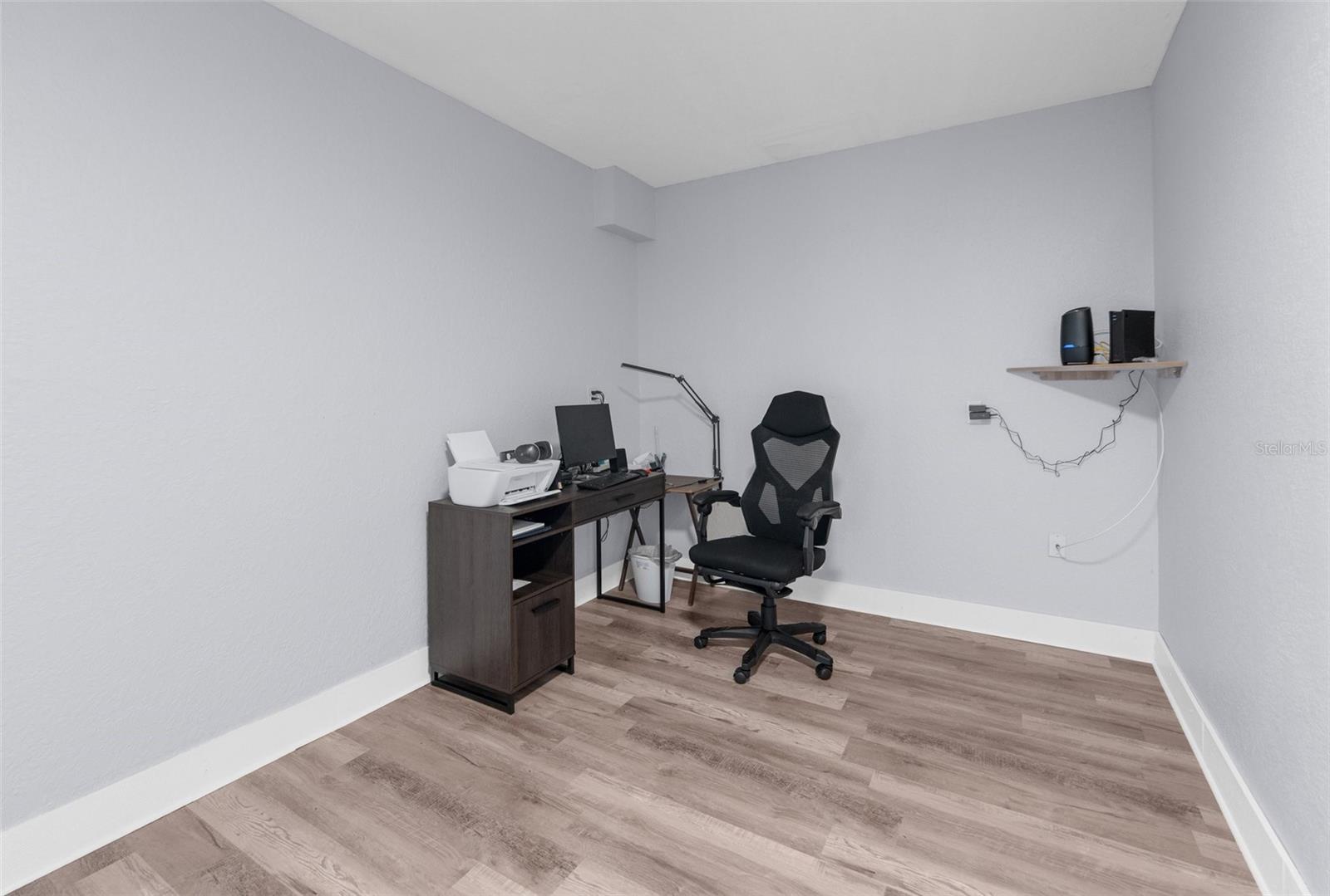 Image 15 of 35 For 11780 Linden Drive