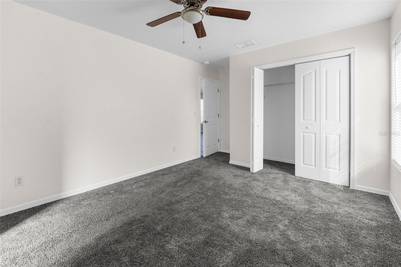 Image 27 of 35 For 11780 Linden Drive