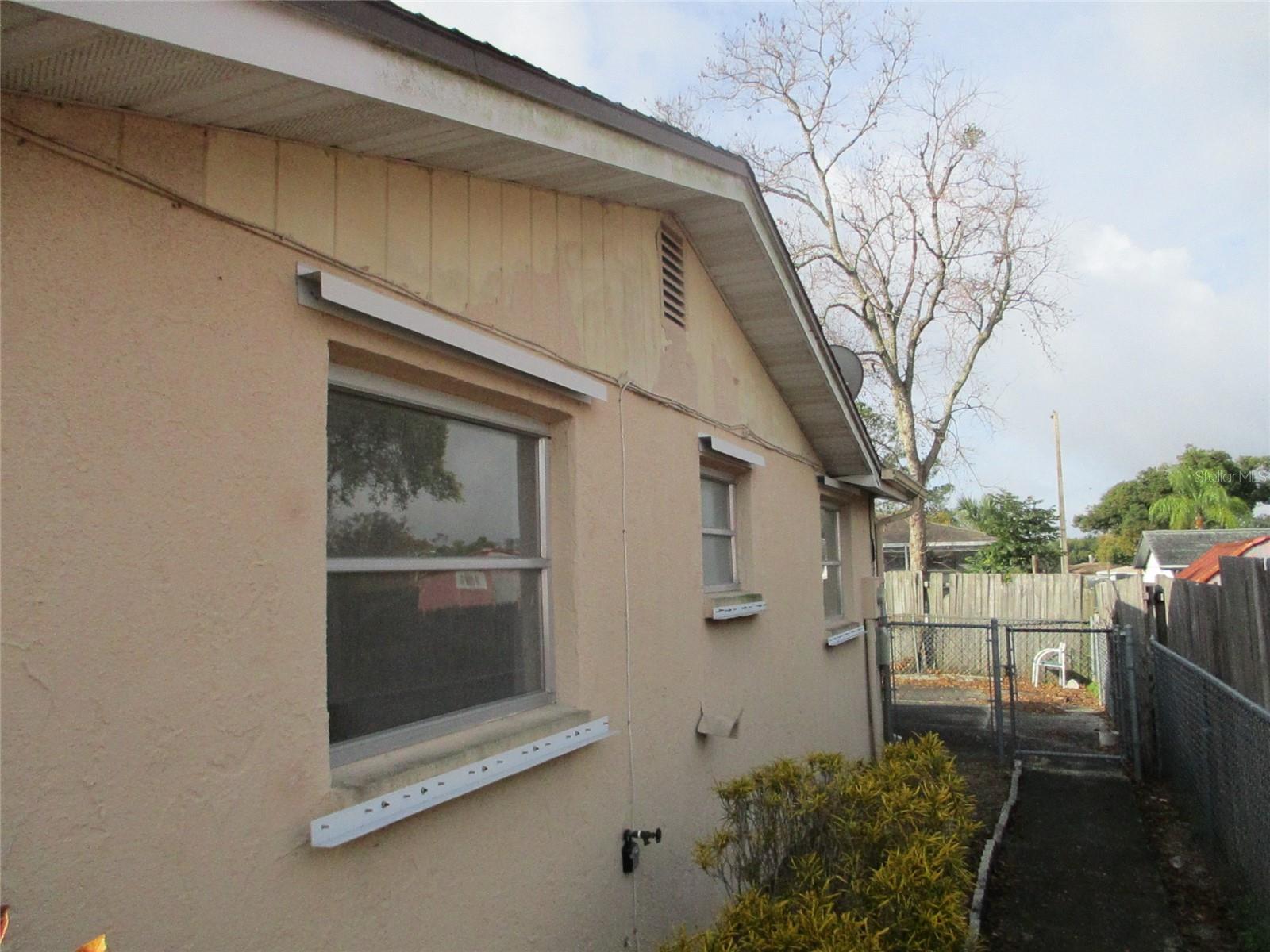 Image 5 of 11 For 9635 Rainbow Lane