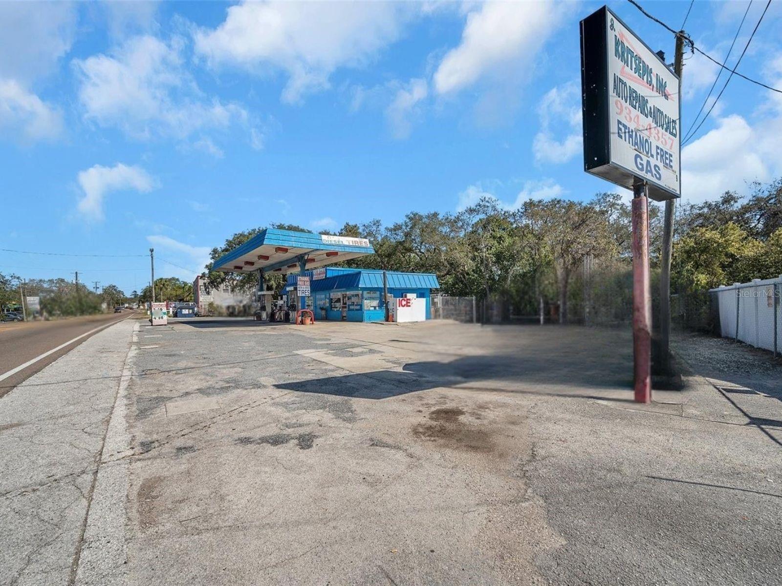 Image 8 of 10 For 1941 Pinellas Avenue