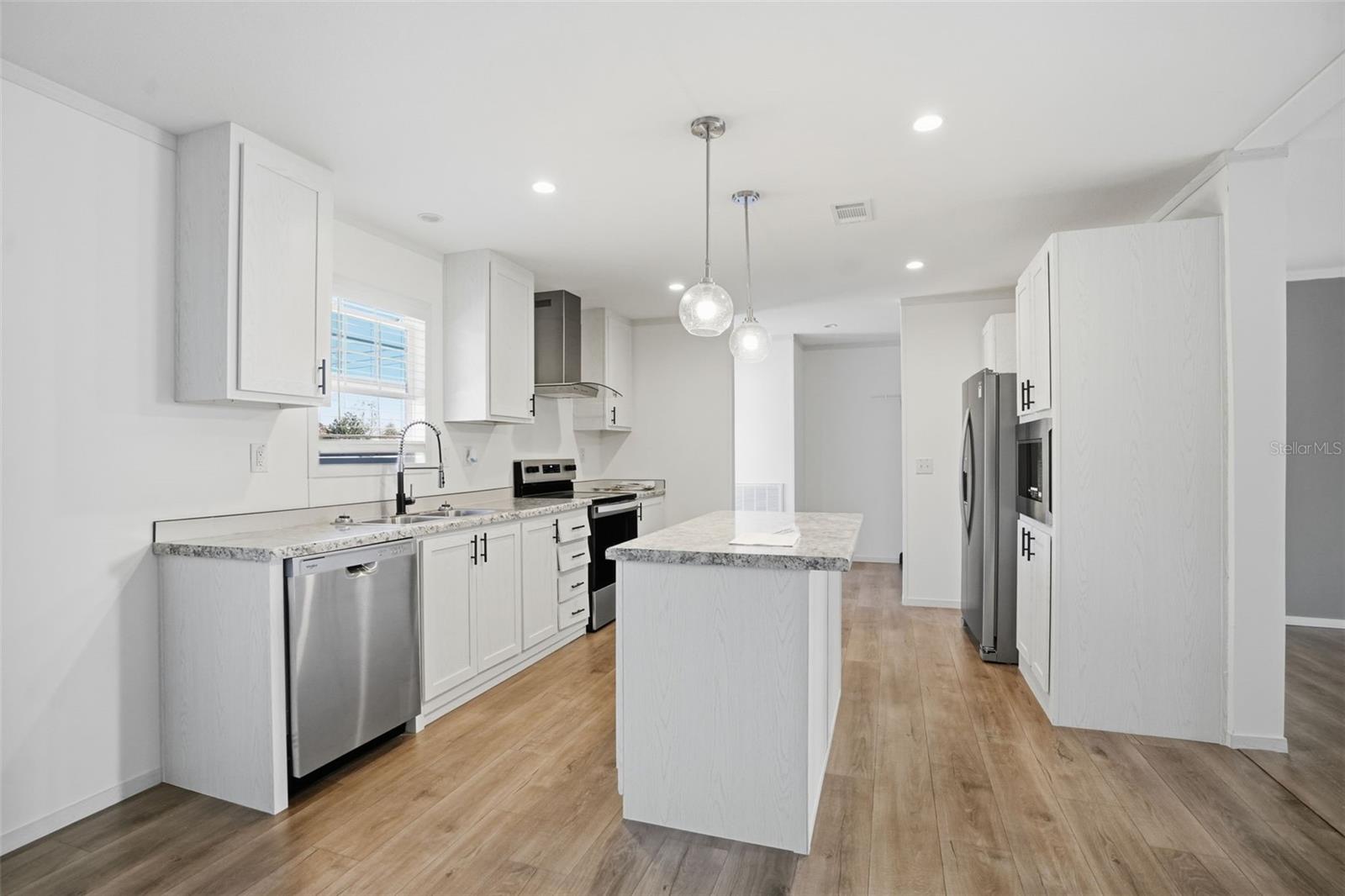 Image 4 of 52 For 4195 Orlando Avenue