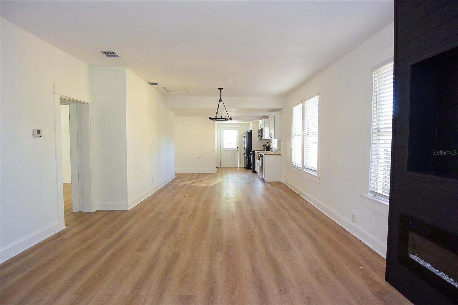 Image 11 of 27 For 3810 Arlington Avenue