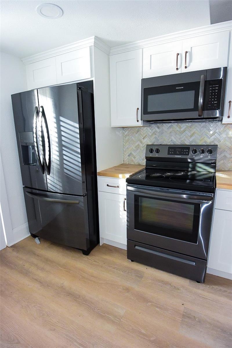 Image 14 of 27 For 3810 Arlington Avenue