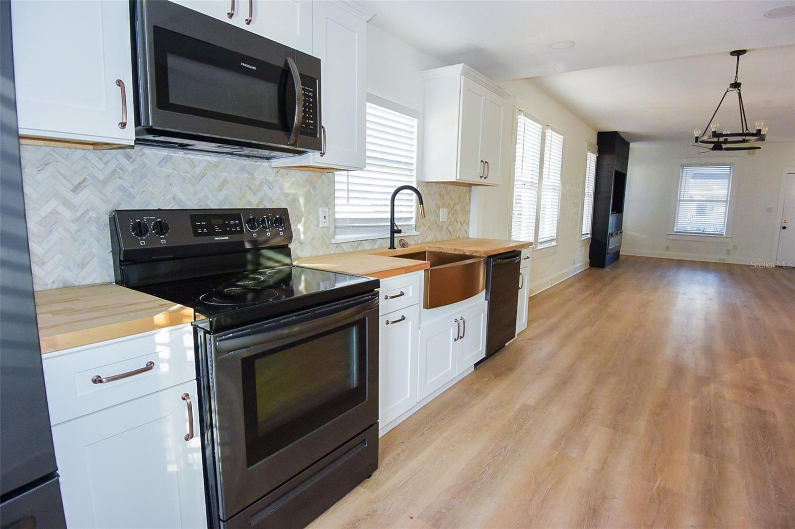 Image 16 of 27 For 3810 Arlington Avenue