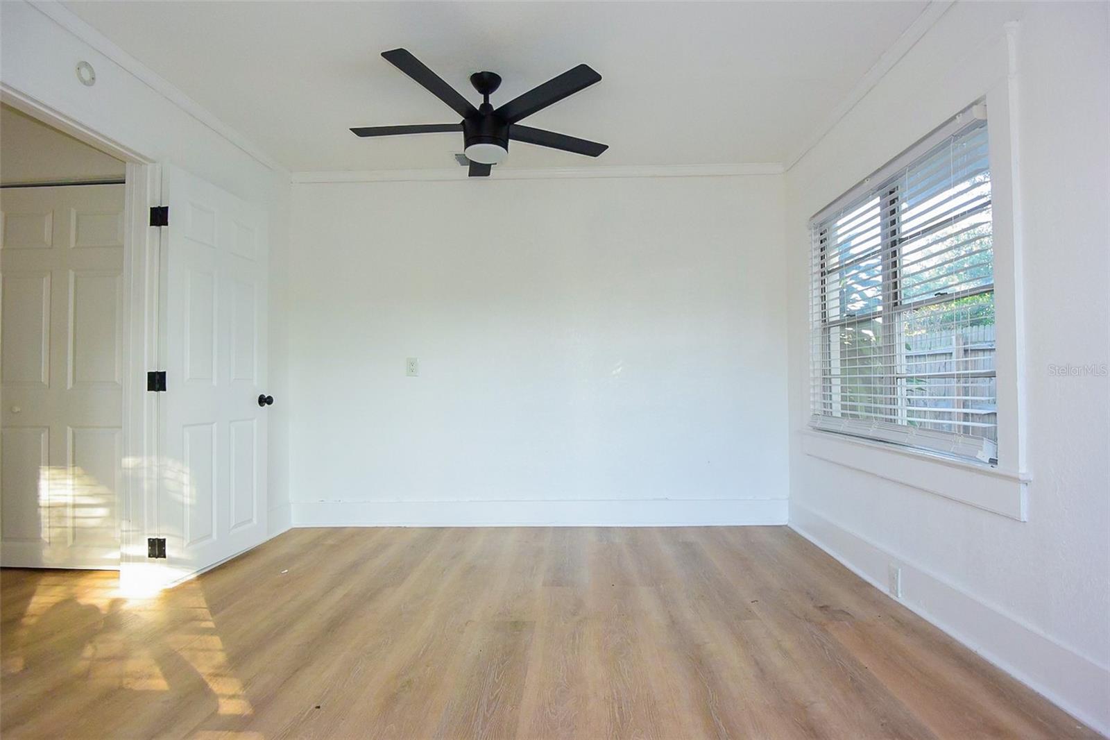 Image 18 of 27 For 3810 Arlington Avenue