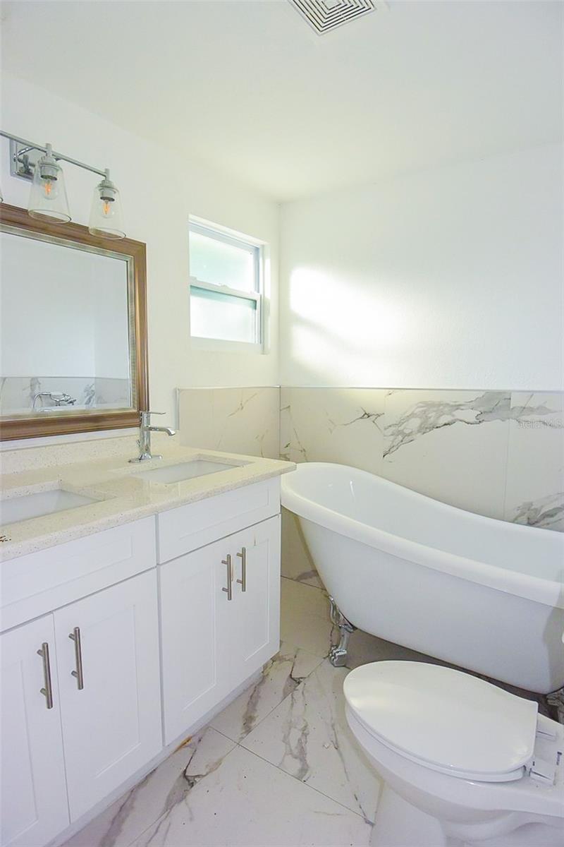 Image 20 of 27 For 3810 Arlington Avenue