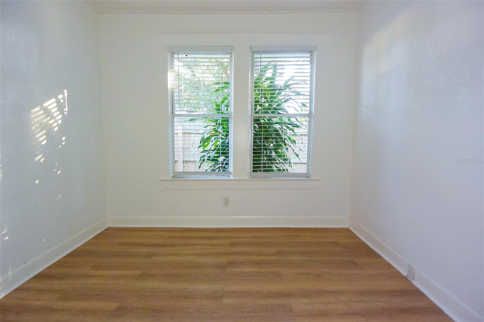 Image 21 of 27 For 3810 Arlington Avenue