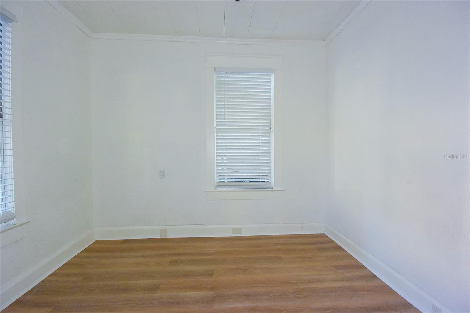 Image 24 of 27 For 3810 Arlington Avenue