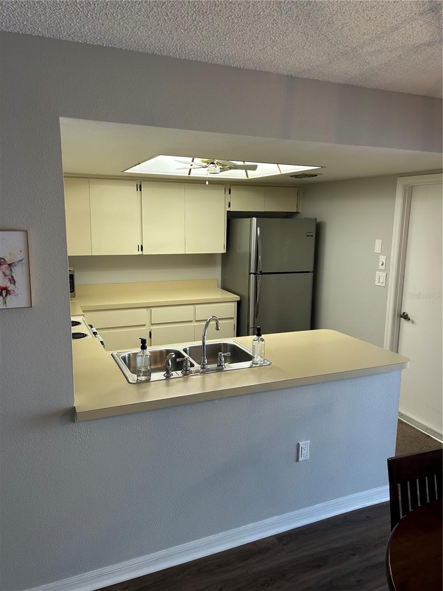 Image 4 of 15 For 7638 Rockville Court