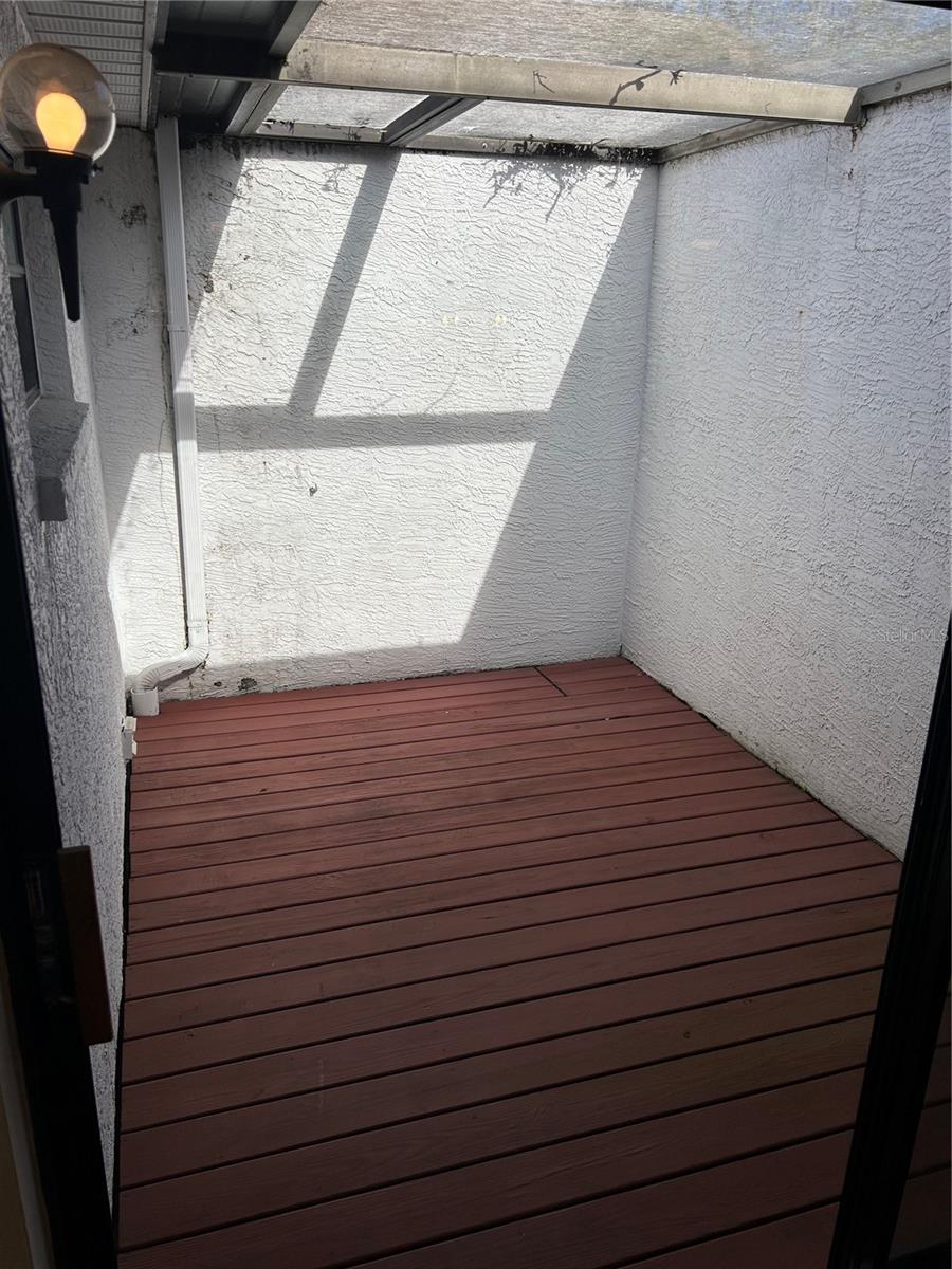 Image 8 of 15 For 7638 Rockville Court