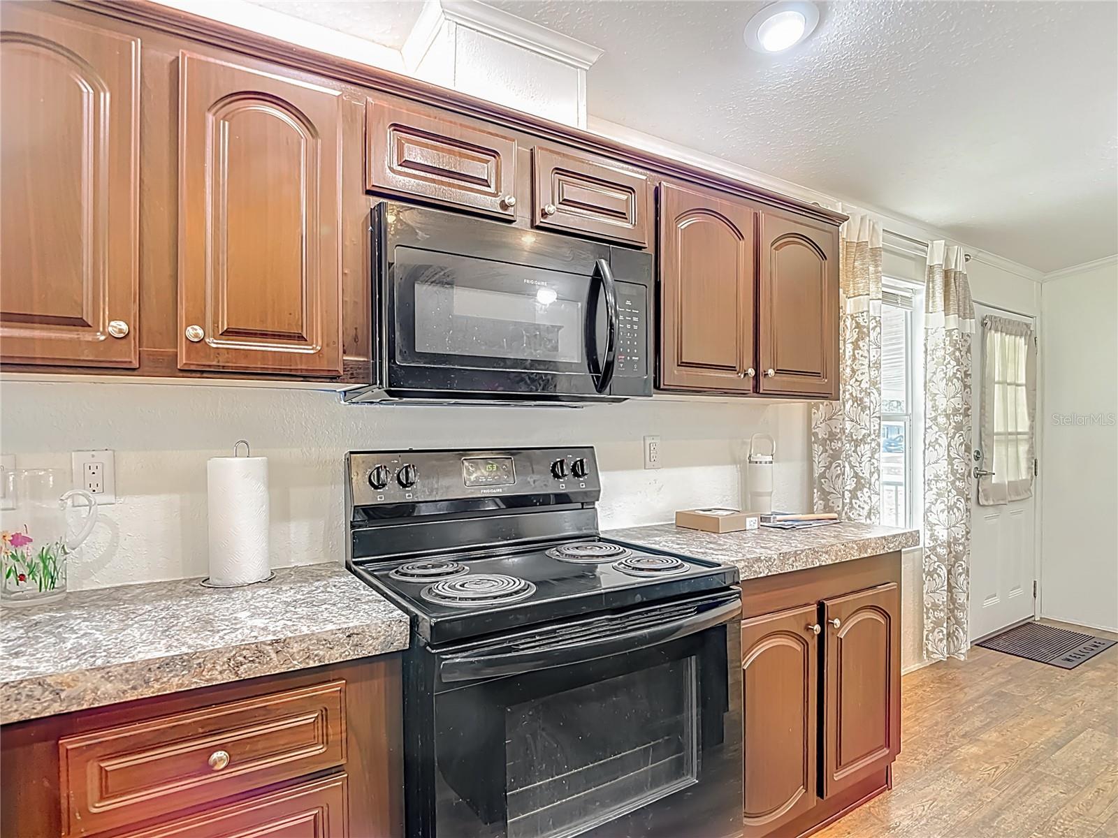 Image 18 of 58 For 15461 Brookridge Boulevard