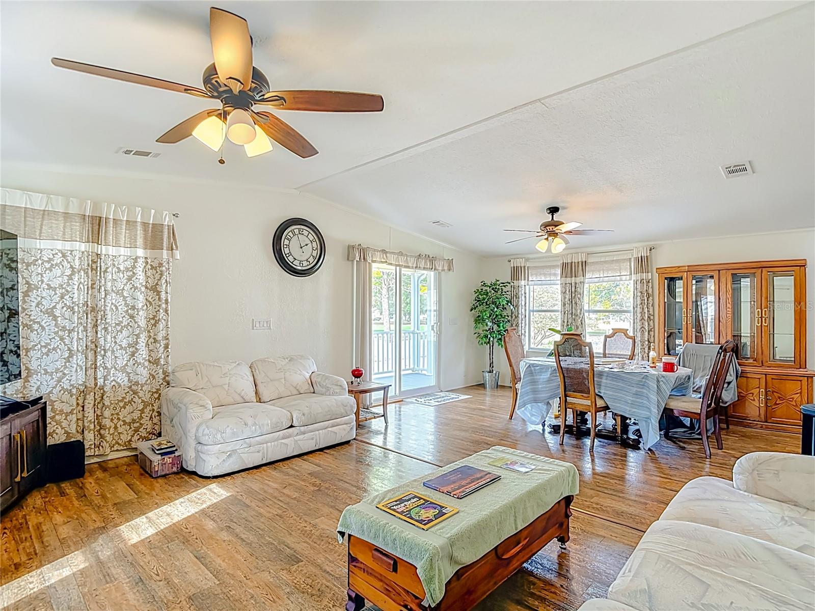 Image 30 of 58 For 15461 Brookridge Boulevard