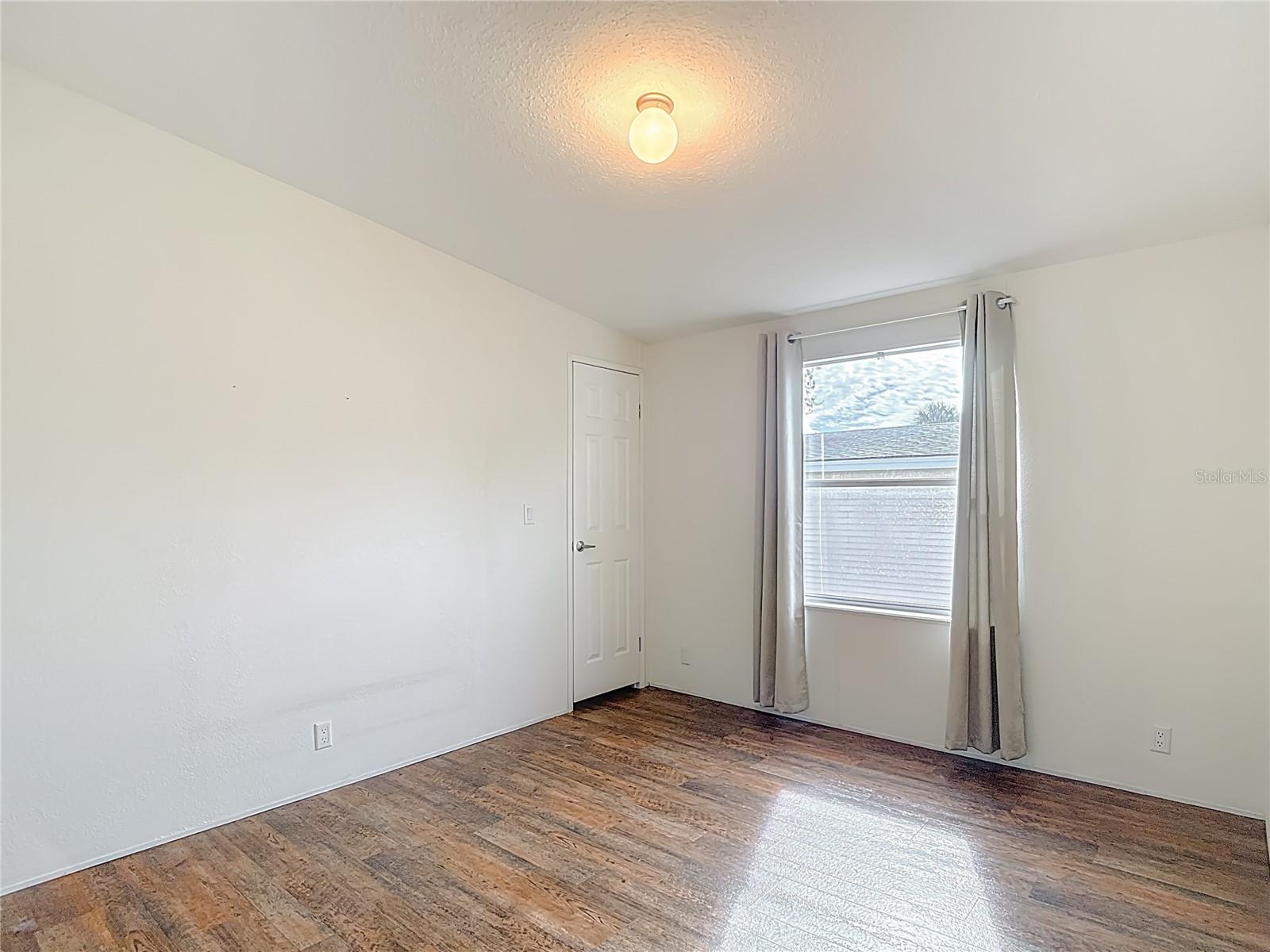 Image 37 of 58 For 15461 Brookridge Boulevard