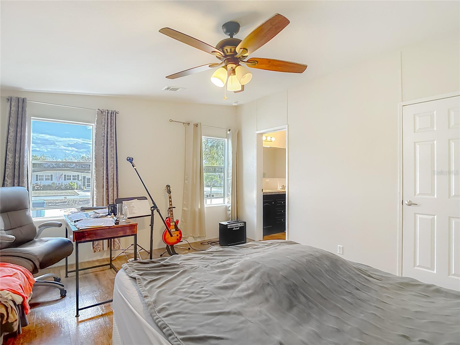 Image 44 of 58 For 15461 Brookridge Boulevard