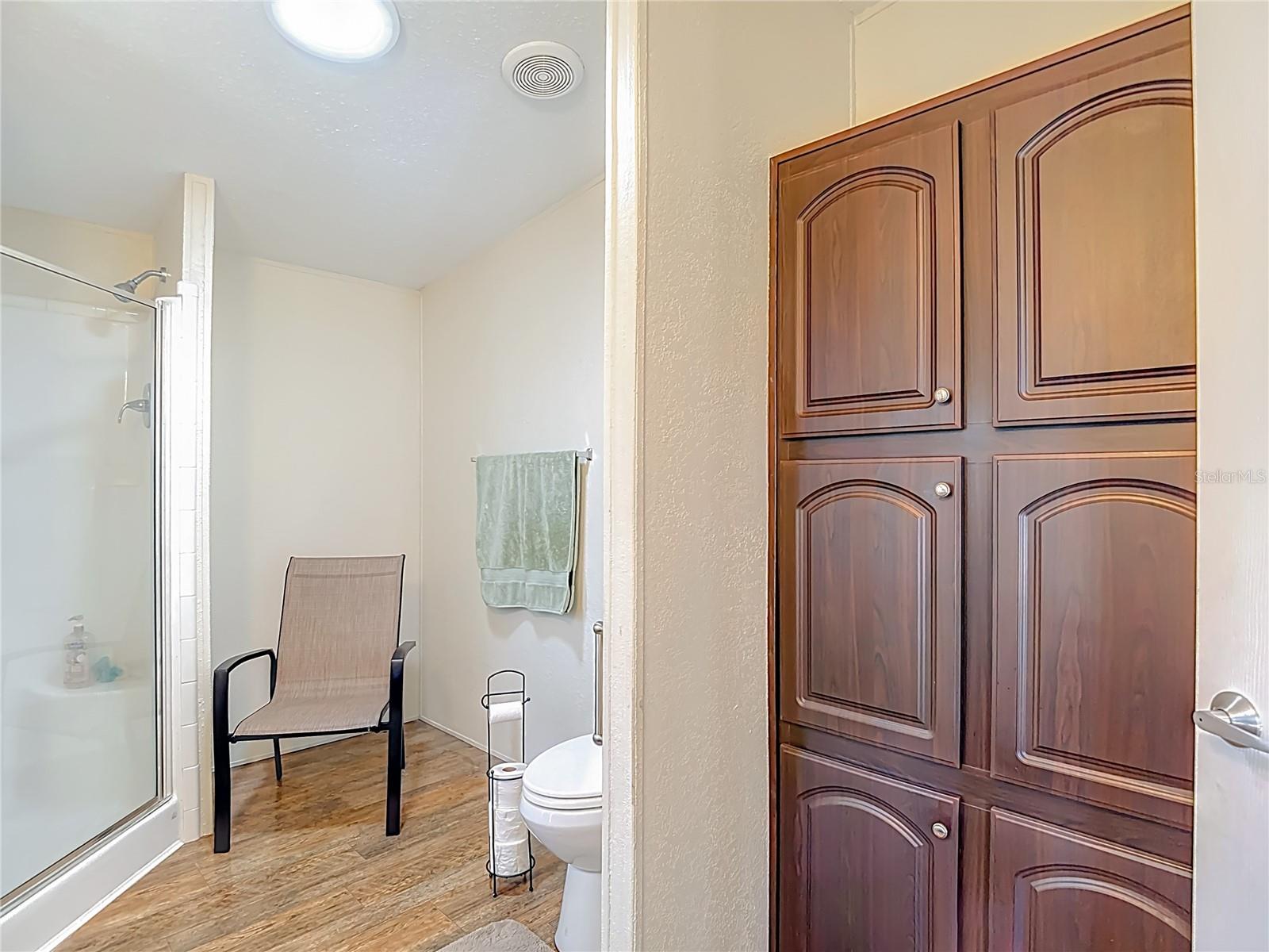 Image 47 of 58 For 15461 Brookridge Boulevard