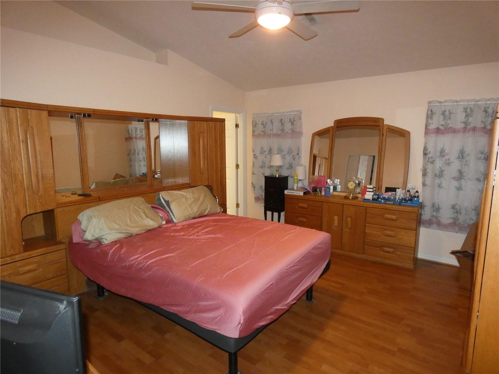 Image 17 of 32 For 13541 Knotty Lane