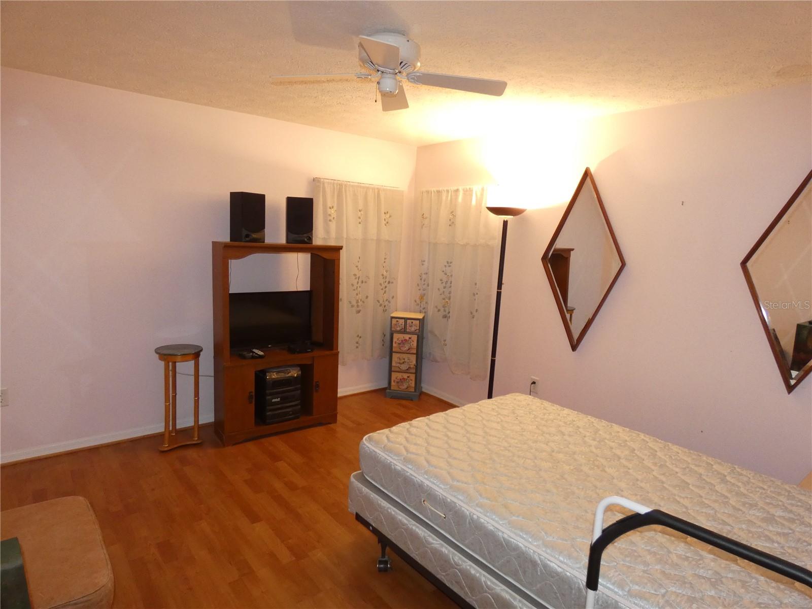 Image 19 of 32 For 13541 Knotty Lane