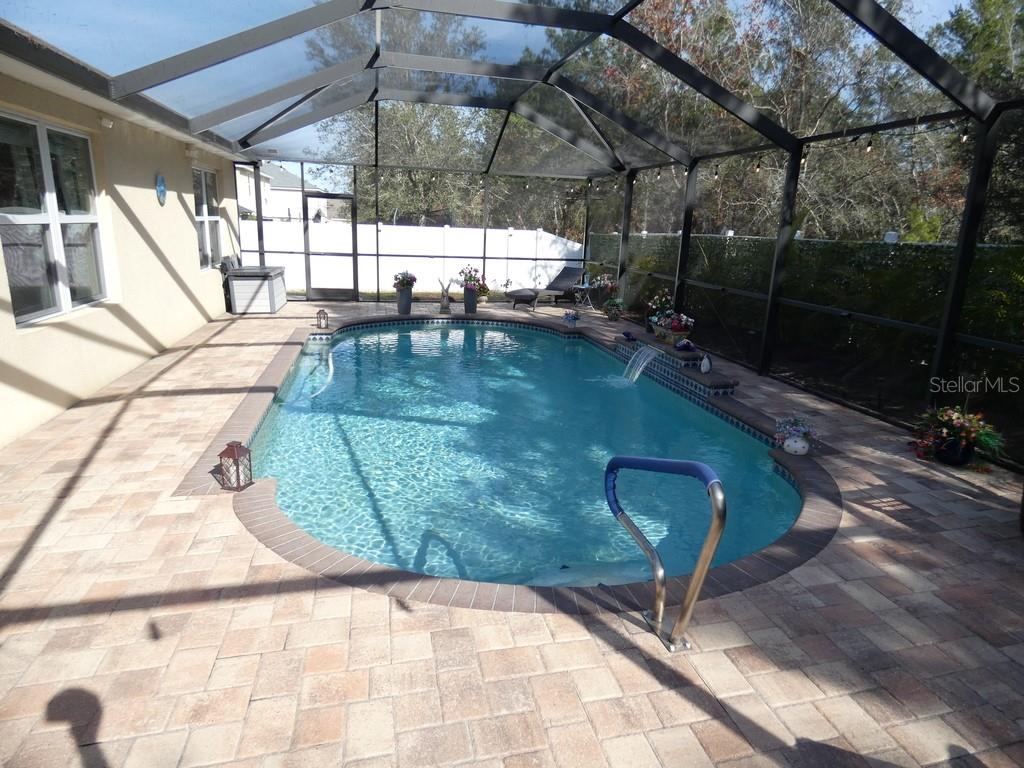 Listing photo id 10 for 3604 Windance Avenue