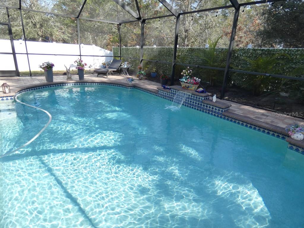 Listing photo id 12 for 3604 Windance Avenue