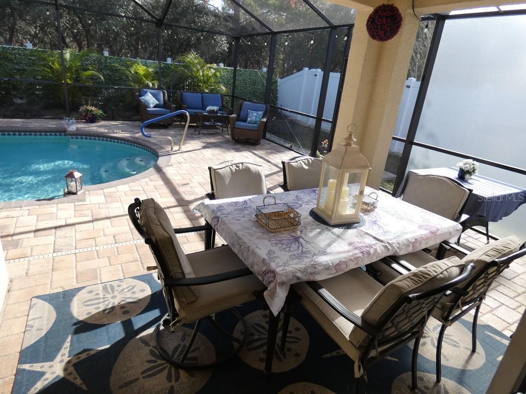 Listing photo id 13 for 3604 Windance Avenue