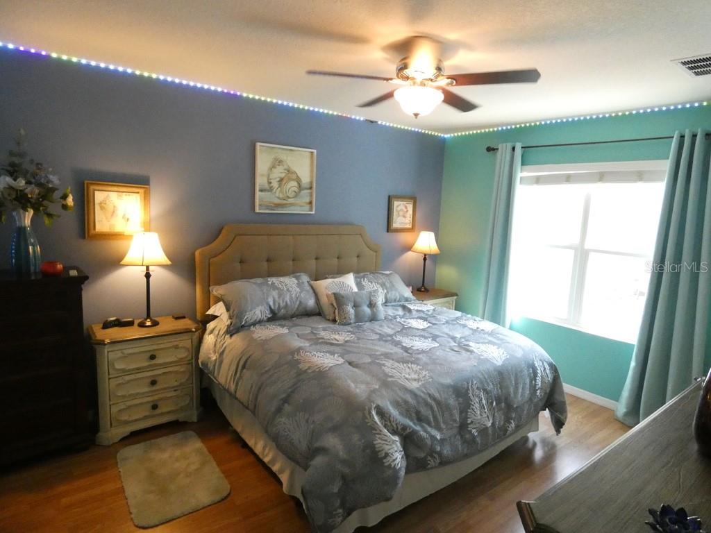 Listing photo id 18 for 3604 Windance Avenue