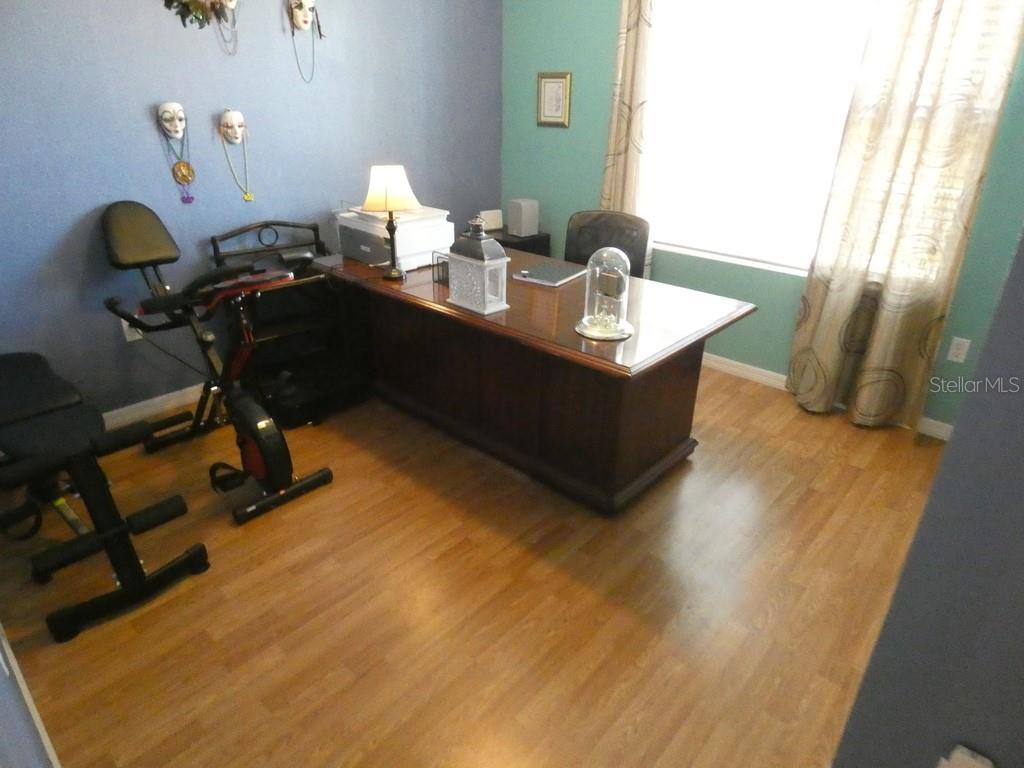 Listing photo id 23 for 3604 Windance Avenue