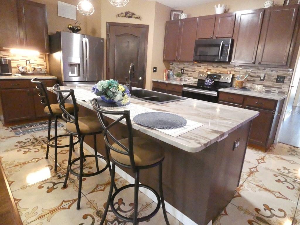 Listing photo id 38 for 3604 Windance Avenue