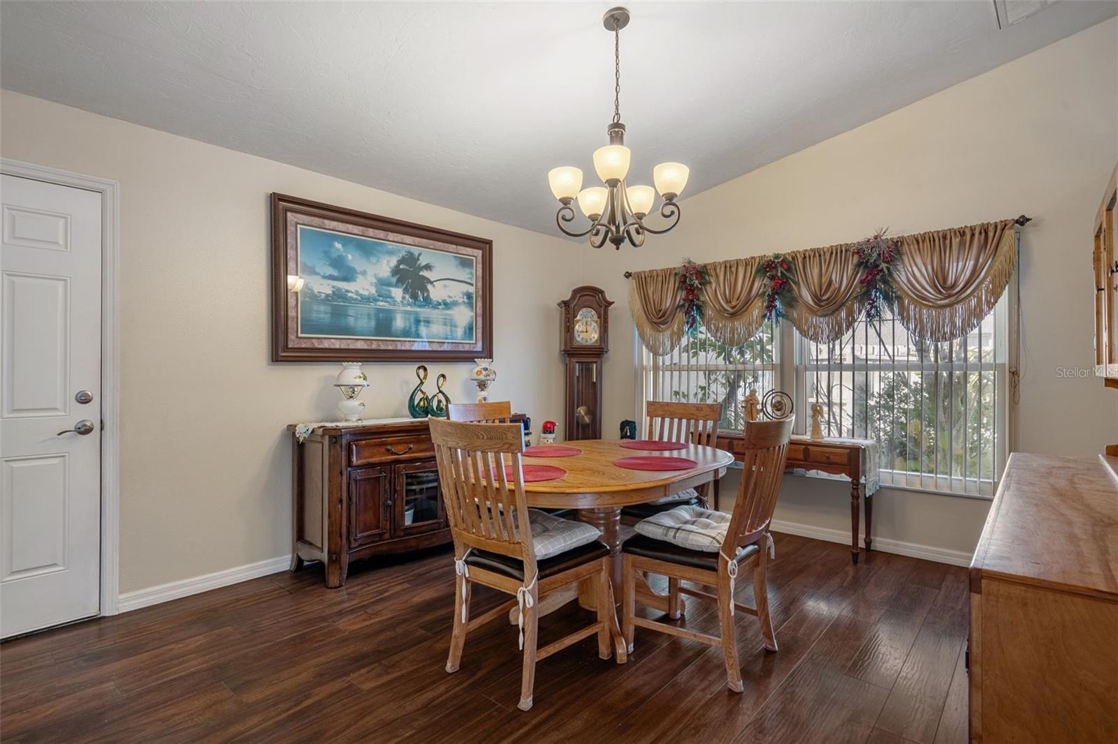 Image 20 of 63 For 10421 Templewood Court