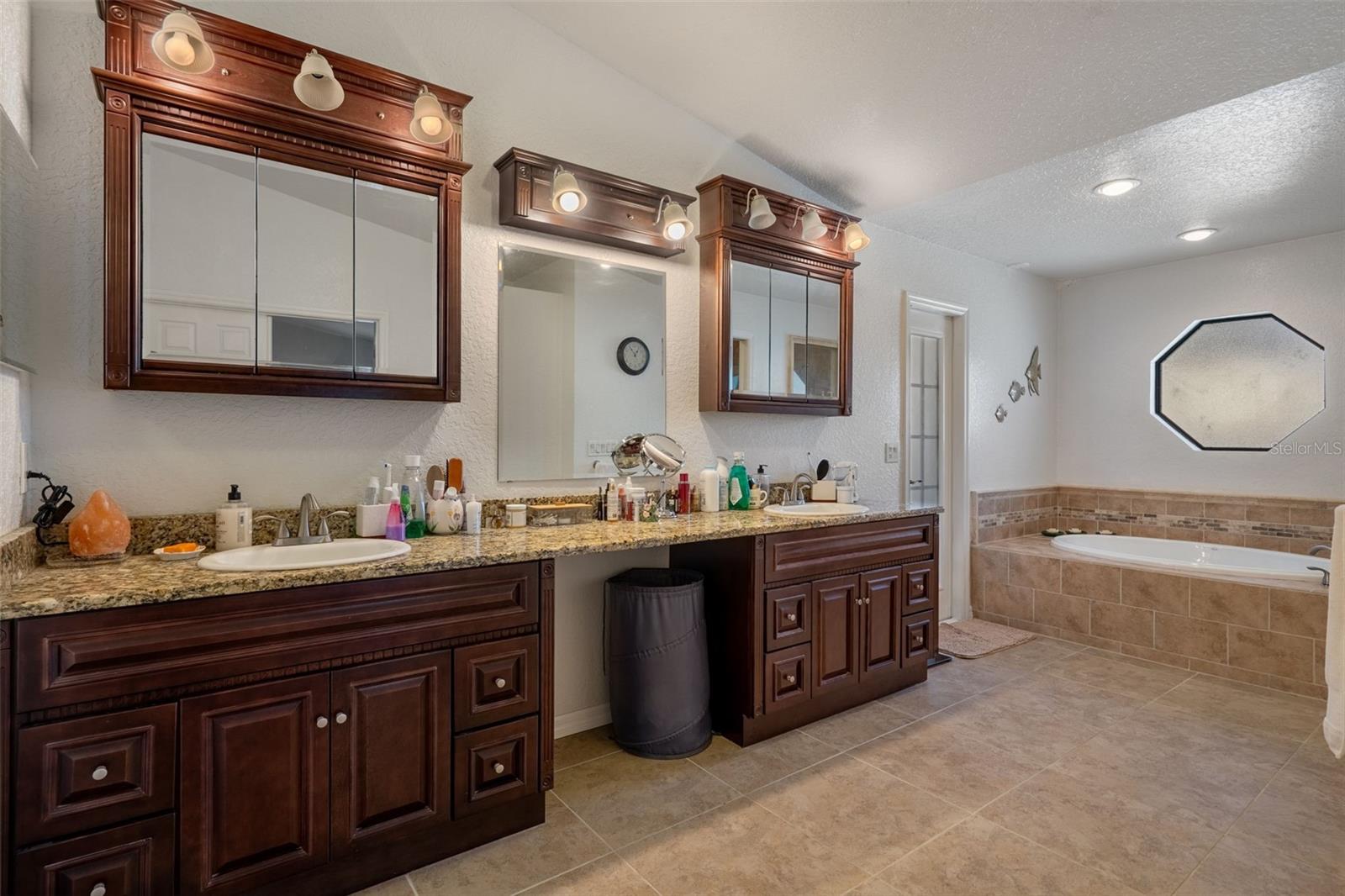 Image 29 of 63 For 10421 Templewood Court