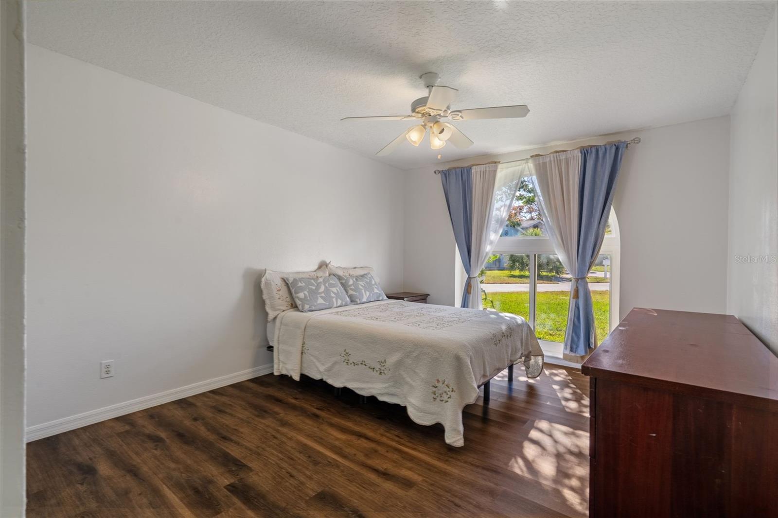 Image 36 of 63 For 10421 Templewood Court