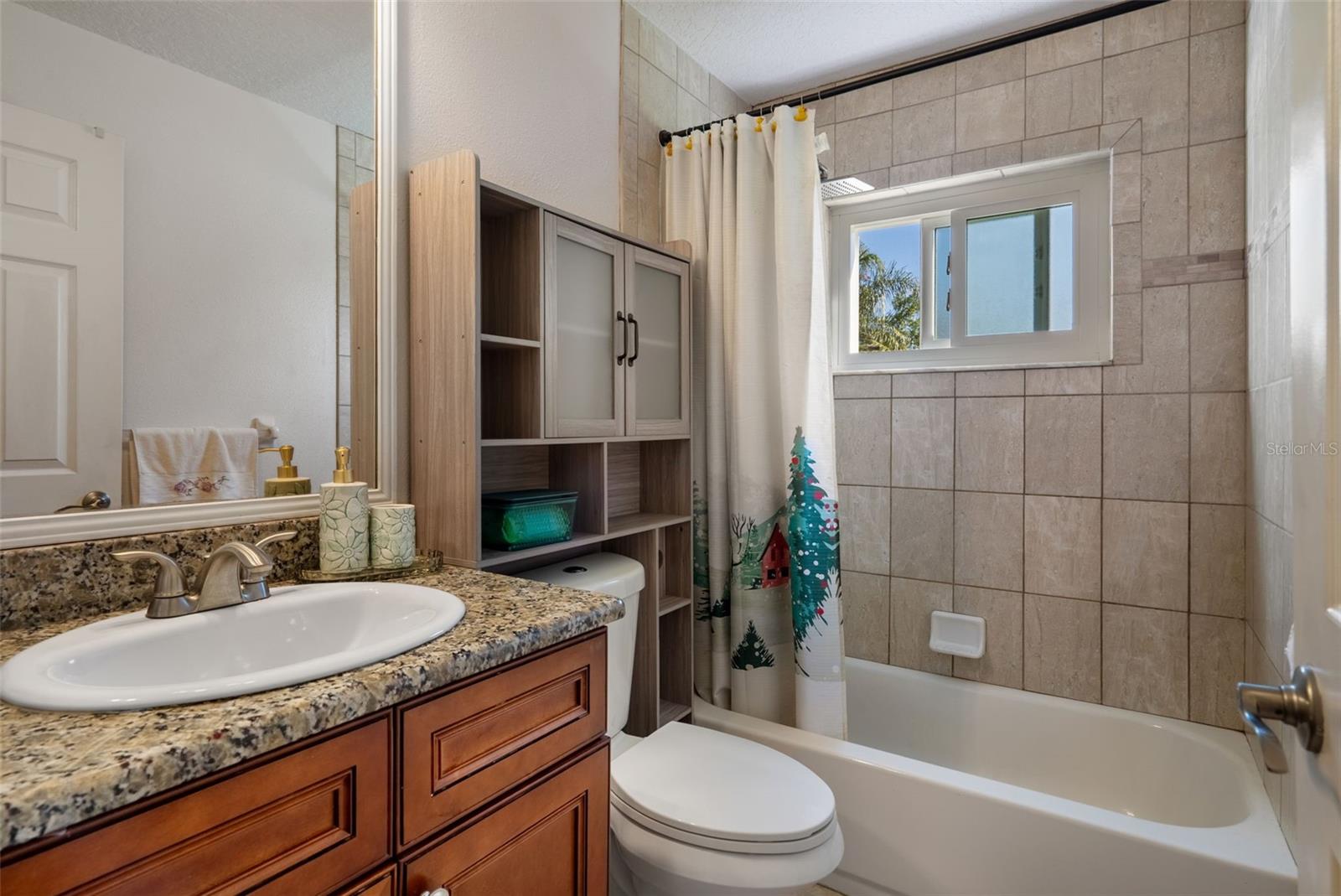 Image 38 of 63 For 10421 Templewood Court