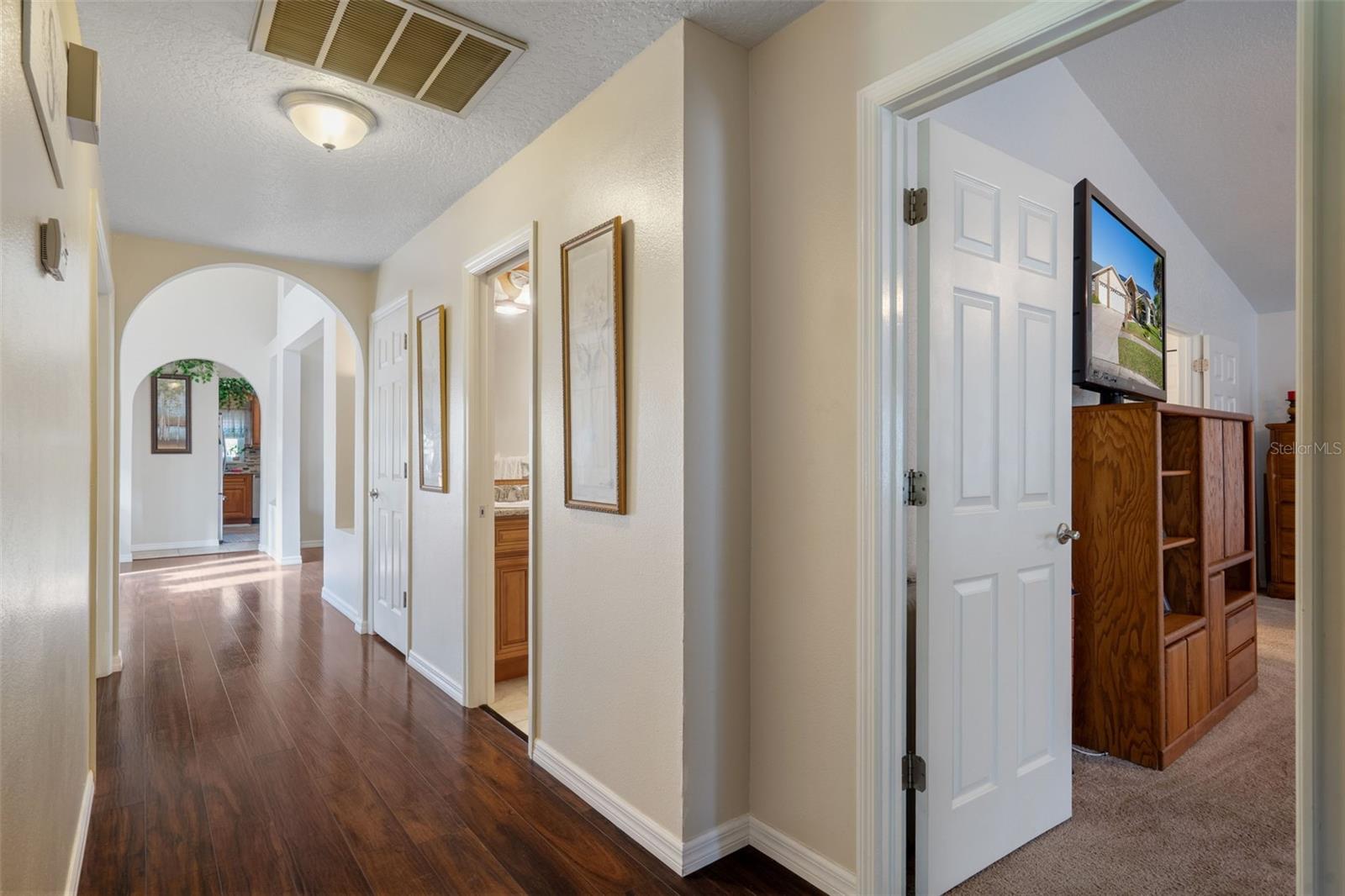 Image 41 of 63 For 10421 Templewood Court