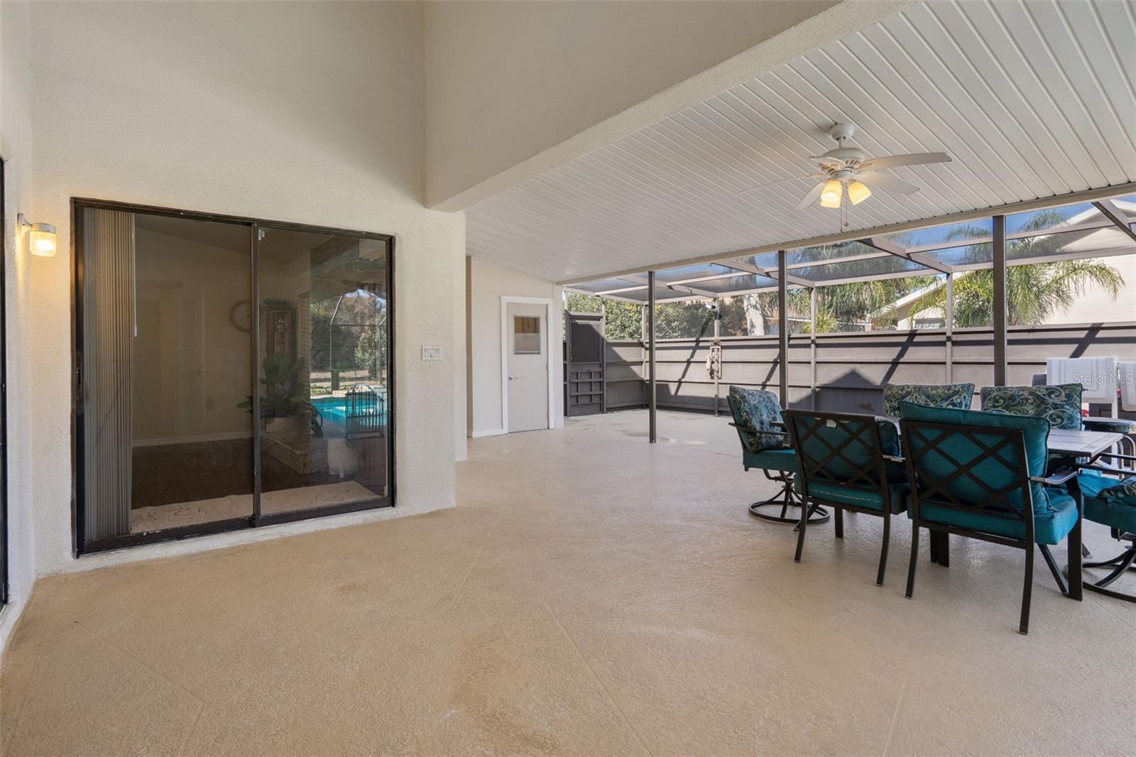 Image 42 of 63 For 10421 Templewood Court