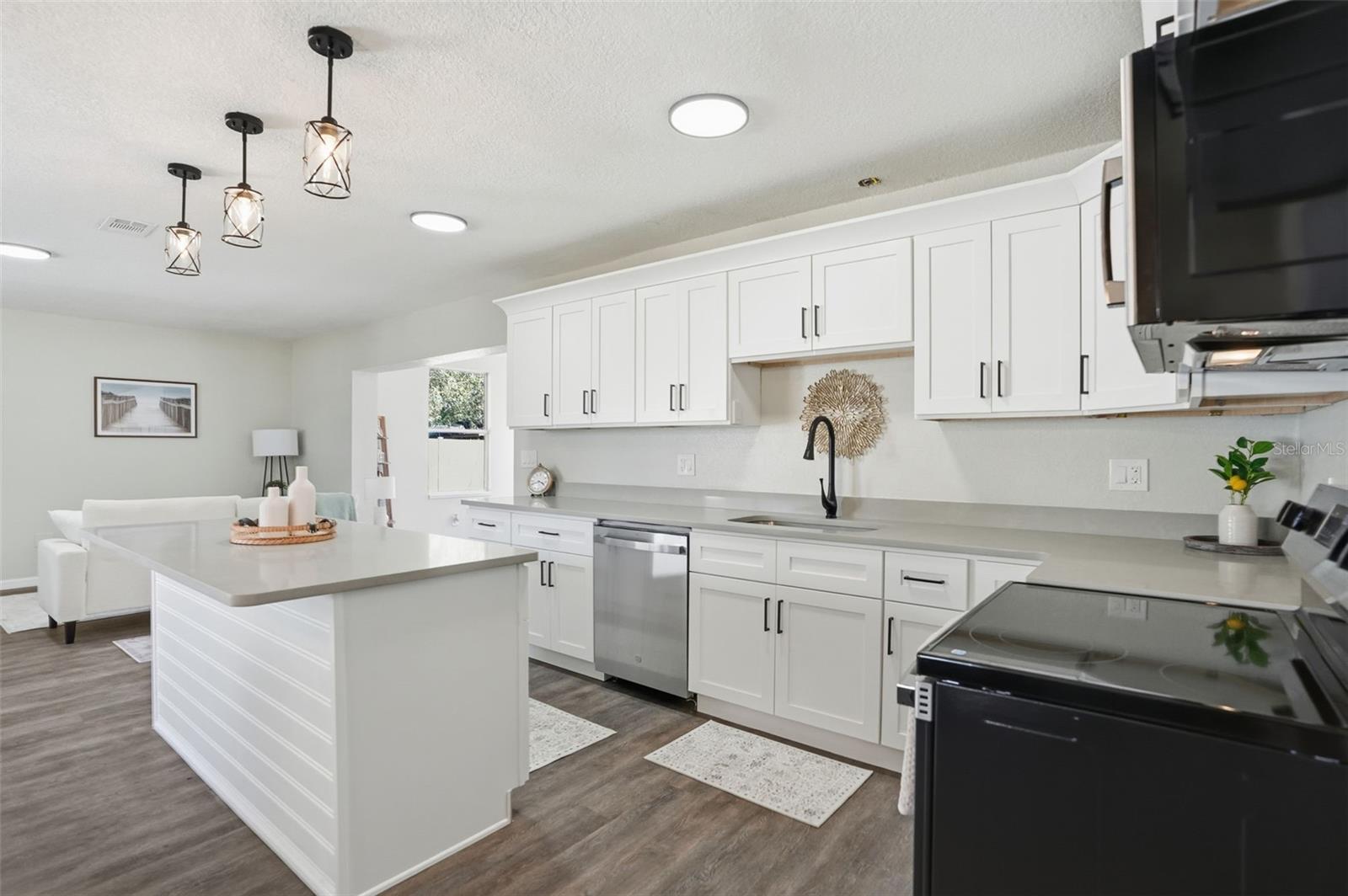 Image 15 of 41 For 4940 Lakewood Drive