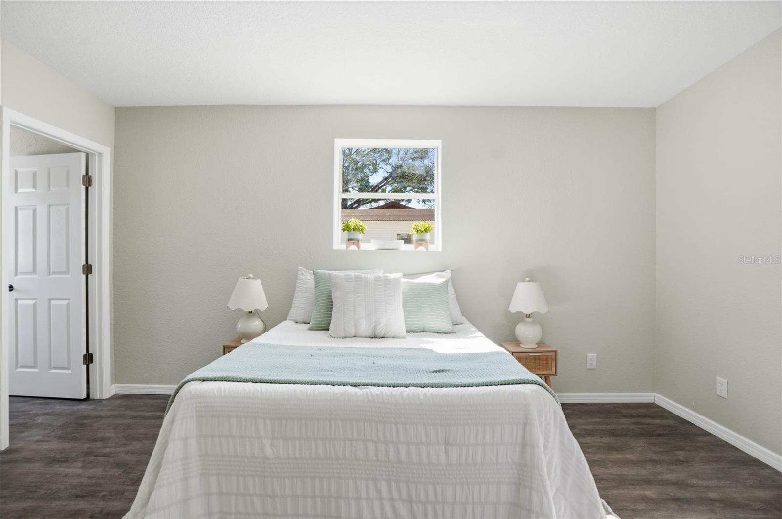 Image 20 of 41 For 4940 Lakewood Drive