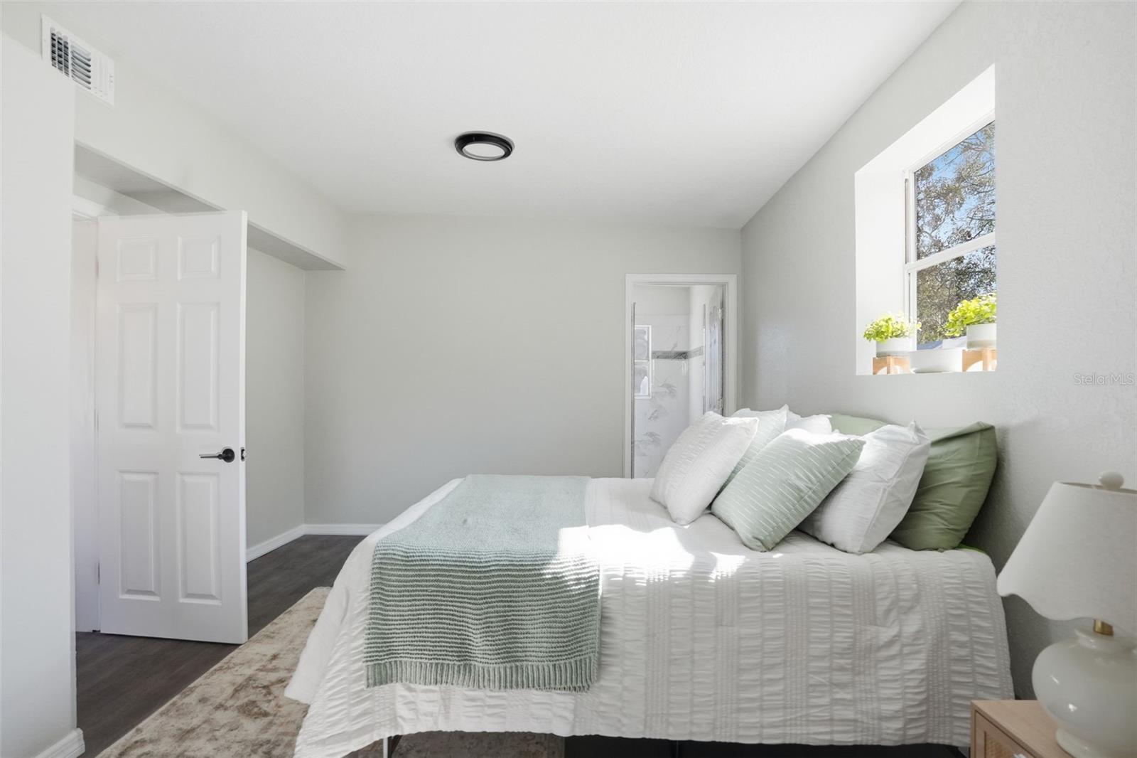 Image 21 of 41 For 4940 Lakewood Drive