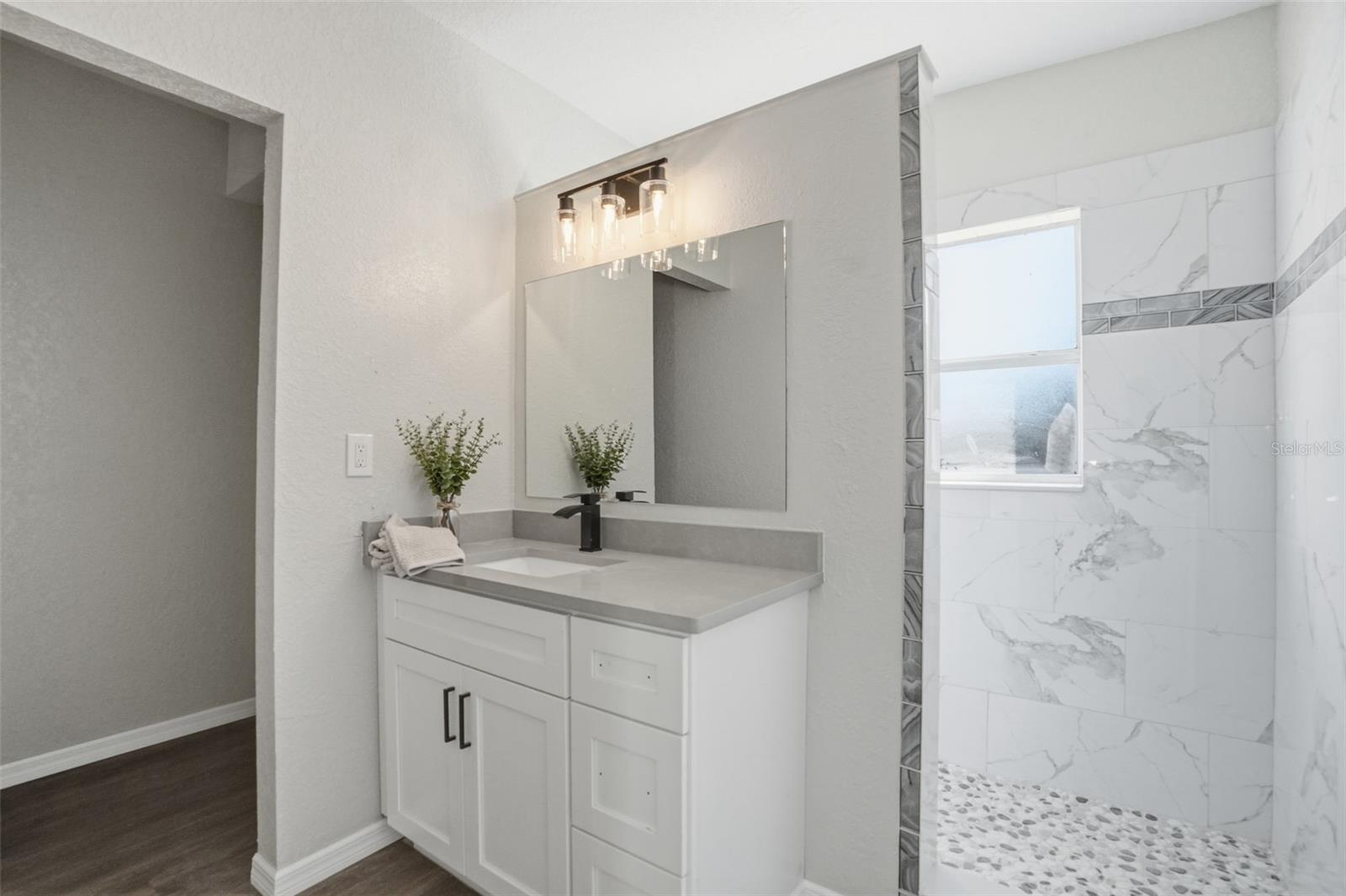 Image 22 of 41 For 4940 Lakewood Drive