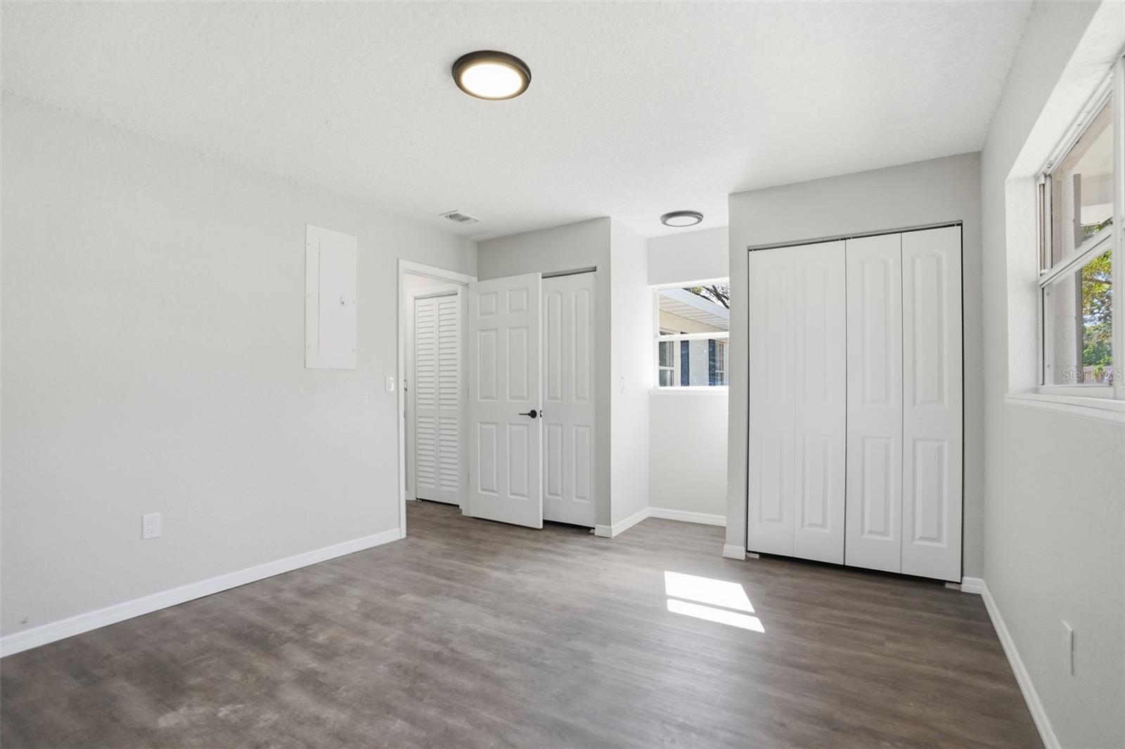 Image 26 of 41 For 4940 Lakewood Drive