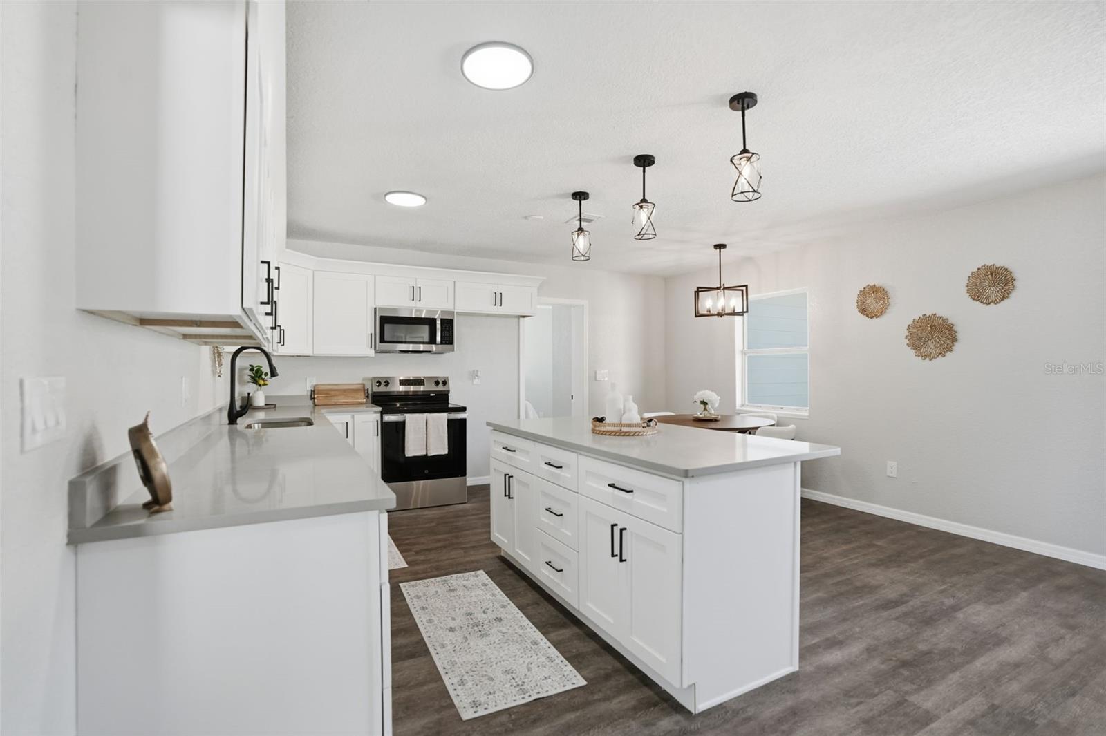 Image 6 of 41 For 4940 Lakewood Drive