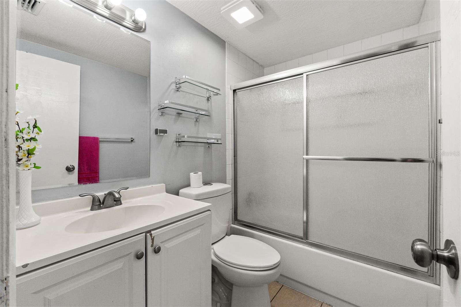 Image 20 of 43 For 3243 Seffner Drive