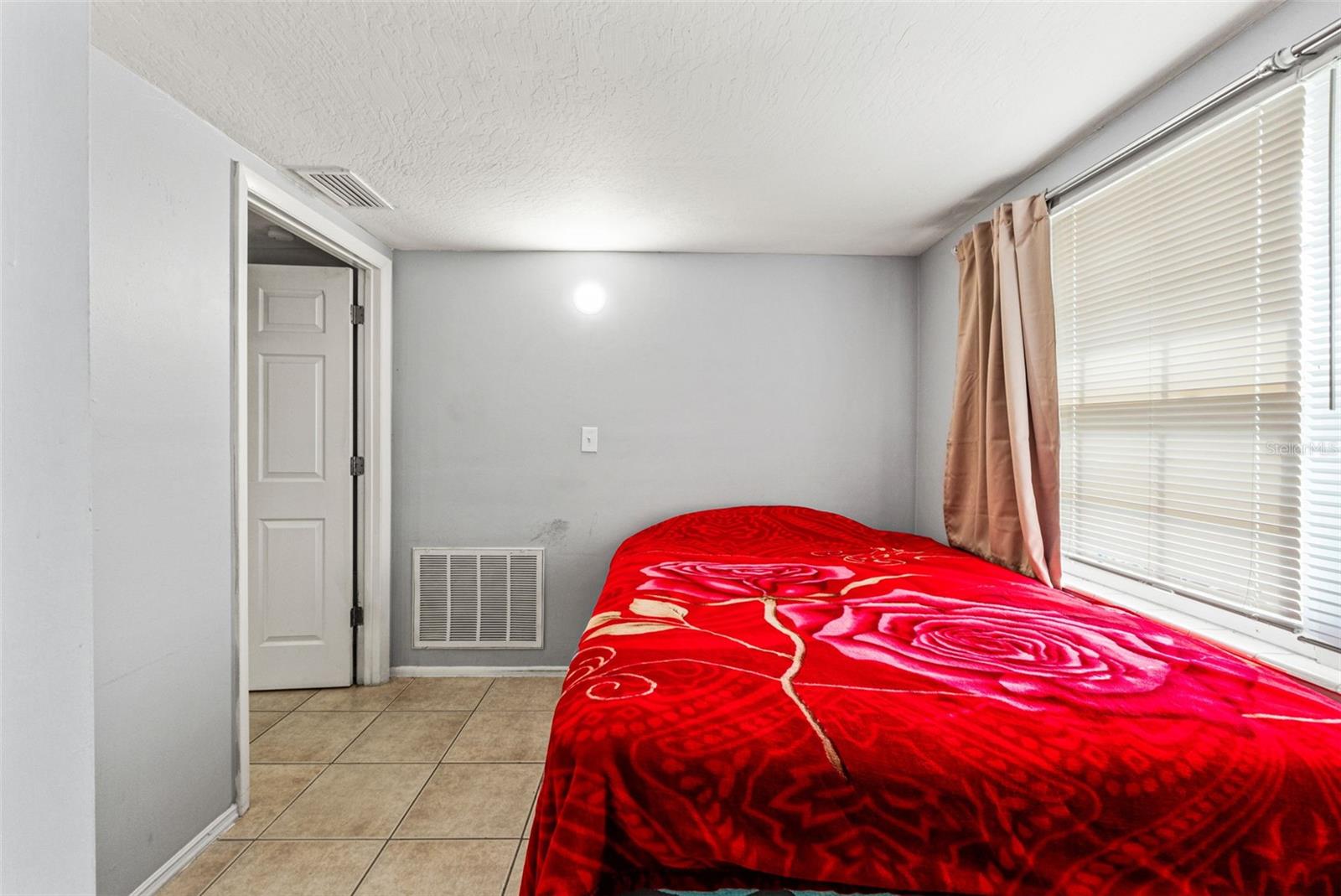 Image 30 of 43 For 3243 Seffner Drive