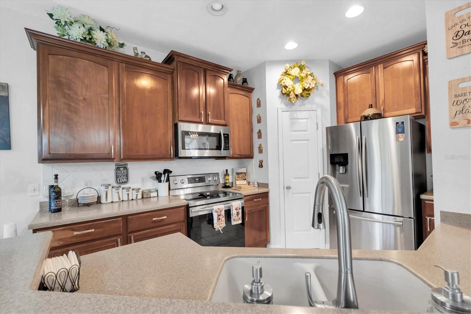 Image 11 of 36 For 8549 Shallow Creek Court