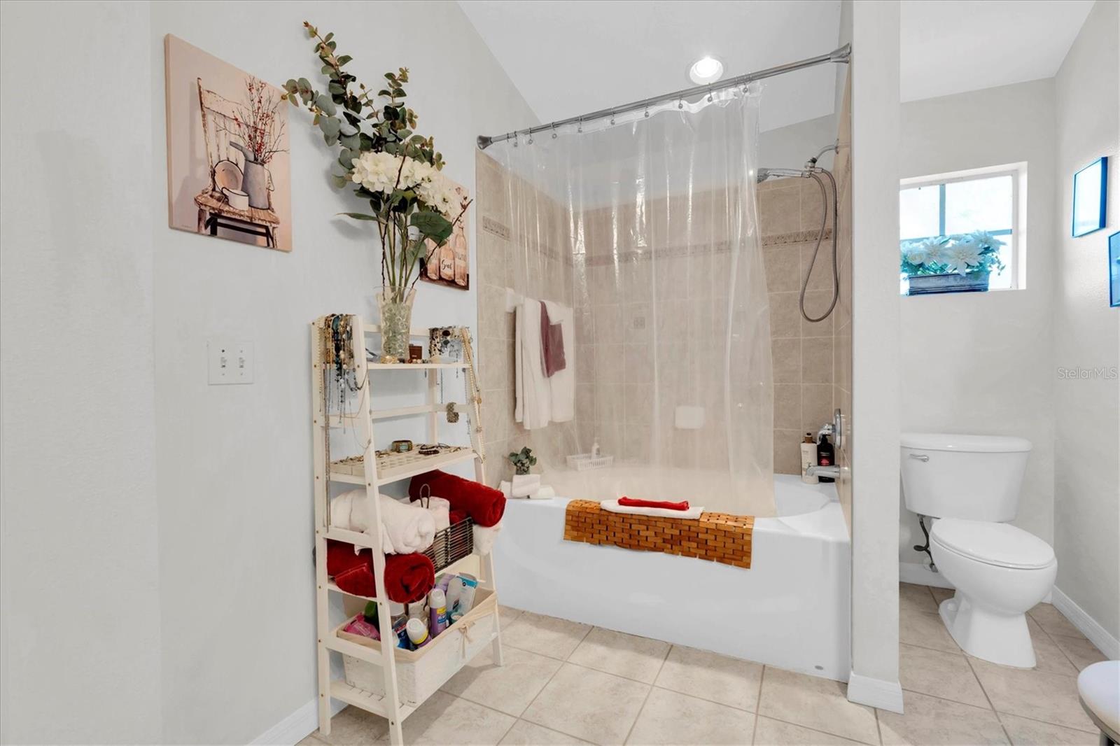 Image 21 of 36 For 8549 Shallow Creek Court